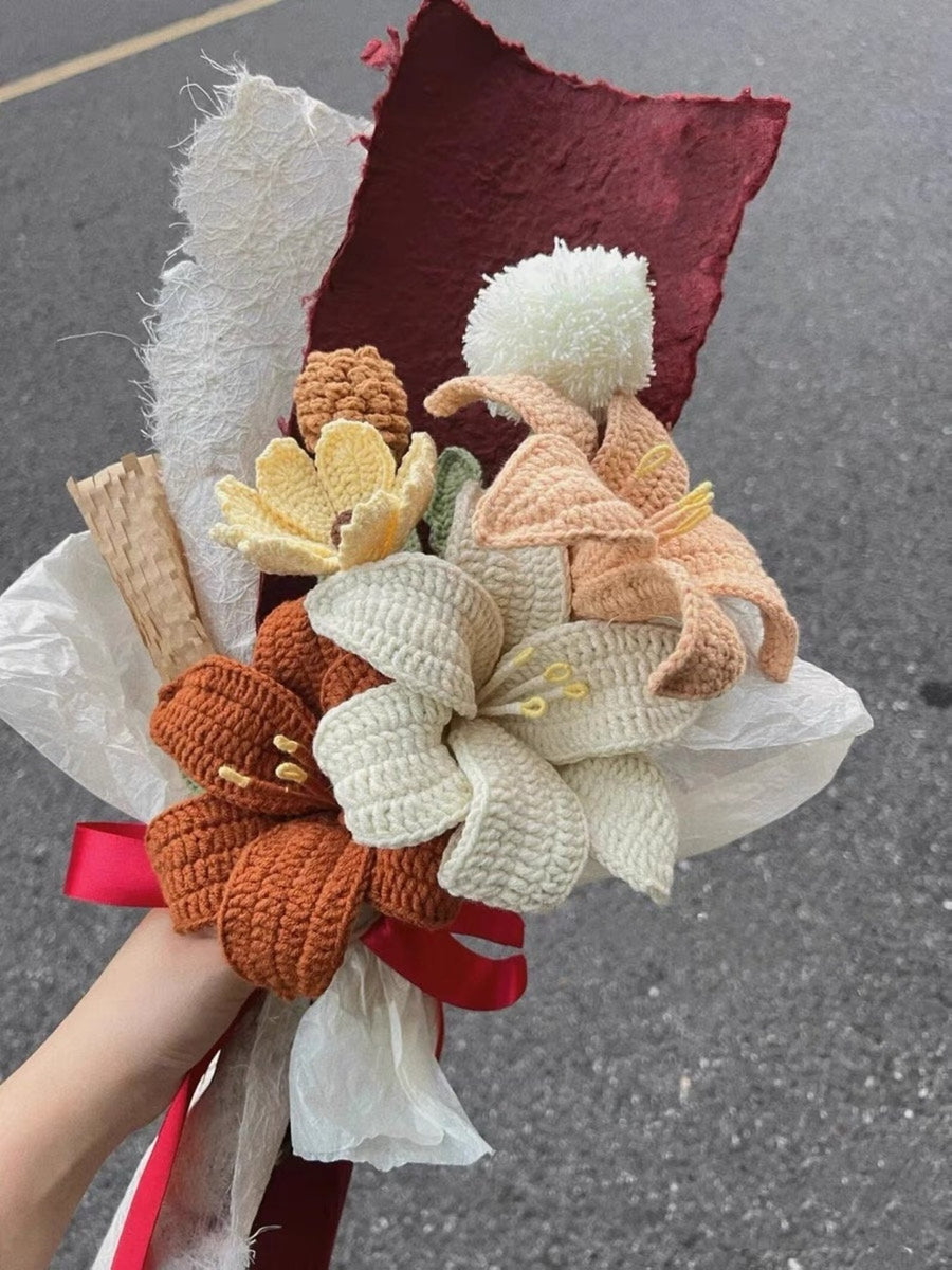 Handgemachter Häkel Lilien Strauß Einzigartiger Florales Geschenk